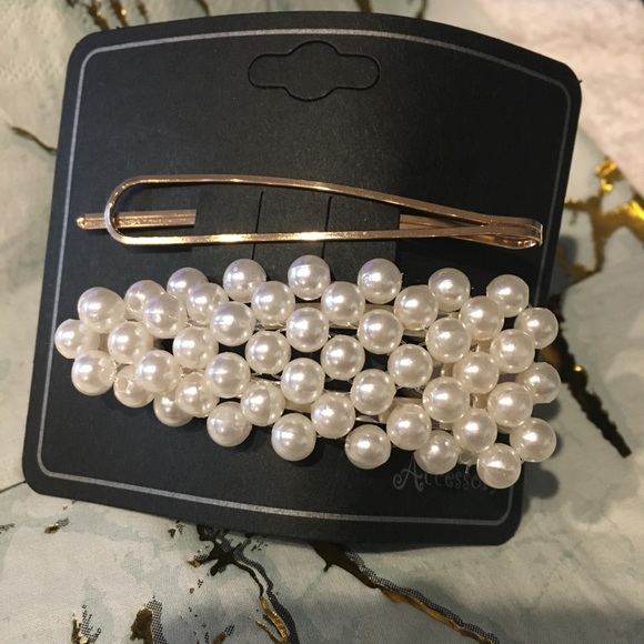 Accessories - Hair Clip Barette Pearls 2. NWT